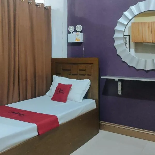 RedDoorz near Colgante Bridge Naga City, hotel a Naga