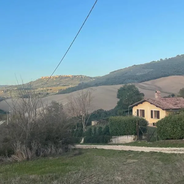 Romantic love-nest villa Spa in Beautiful Umbria, hotel in Montecchio