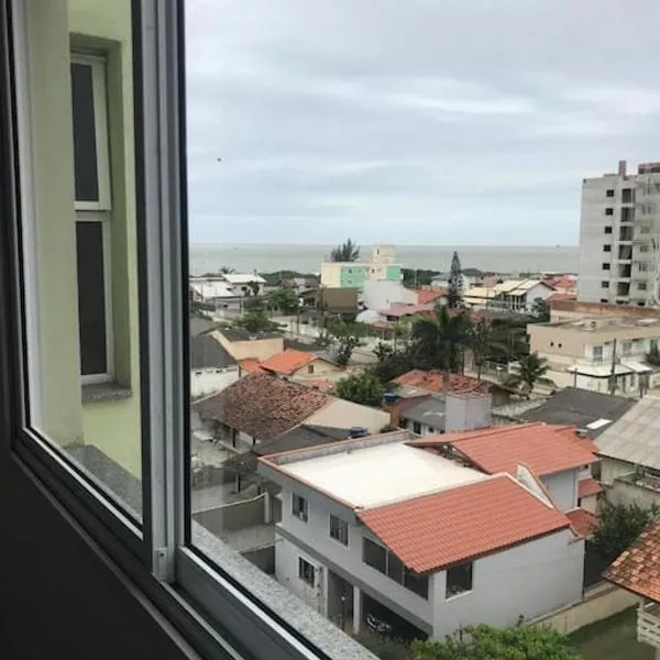 Apt- Suíte - Quadra mar - Aeroporto/Beto Carreiro, hotel v destinaci Navegantes