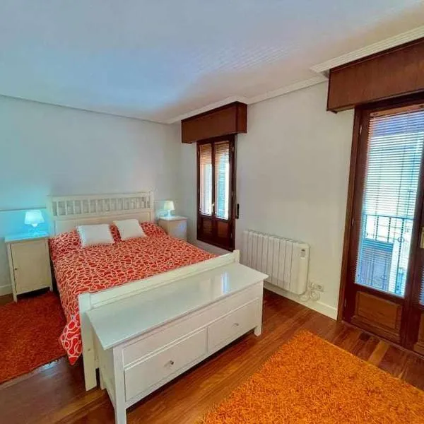 Andra Mari Etxea - Apartamento en parte antigua, hotel in Bermeo