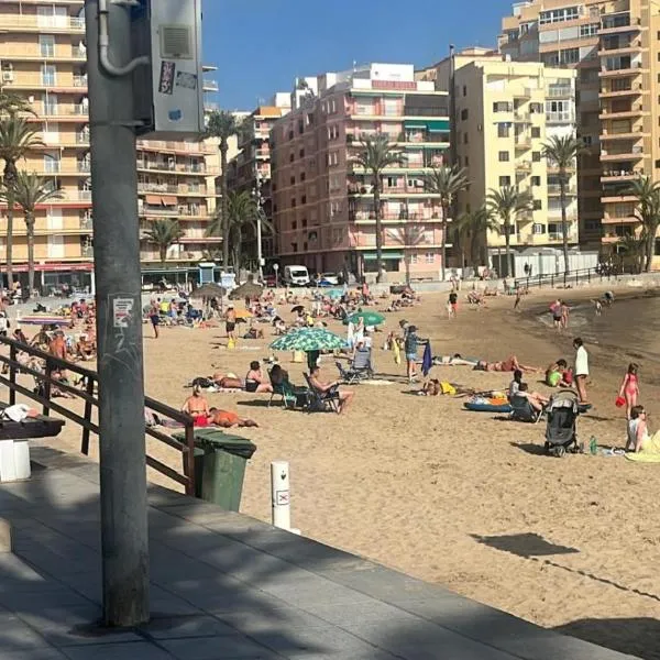 Beach Apartment Playa Del Cura Beach in Torrevieja Spain, hotel i Torrevieja