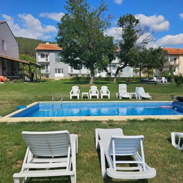 Apartament Divina 2.0, hotel in Borov Dol