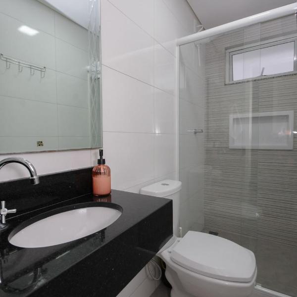 12 hóspedes - PISCINA tratamento com água salgada - Cozinha GOURMET - 4 QUARTOS - 3 BANHEIROS - GARAGEM - ESCRITORIO - 2,1 km do Cataratas JL Shopping - Foto 3