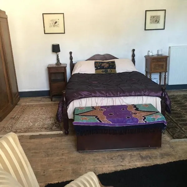 Townhouse 26 Chambres d'Hôtes Civray Hotel โรงแรมในCivray