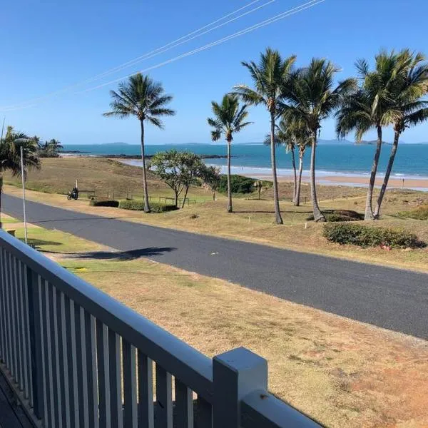 1 Wood Street, Emu Park (Star of the Sea), hotel in Emu Park