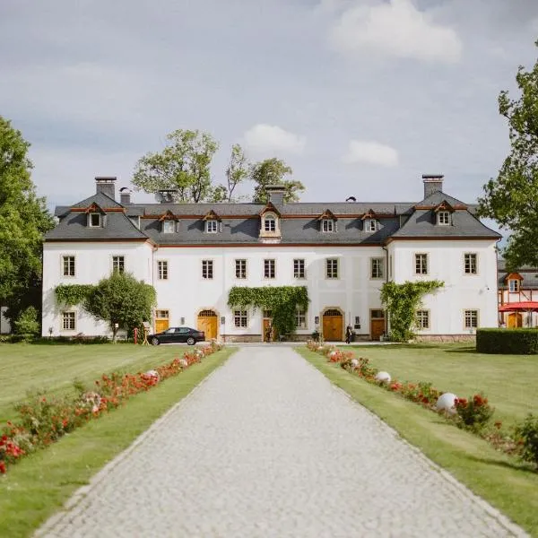 Pałac Pakoszów Schlosshotel Wernersdorf – hotel w Jeleniej Górze