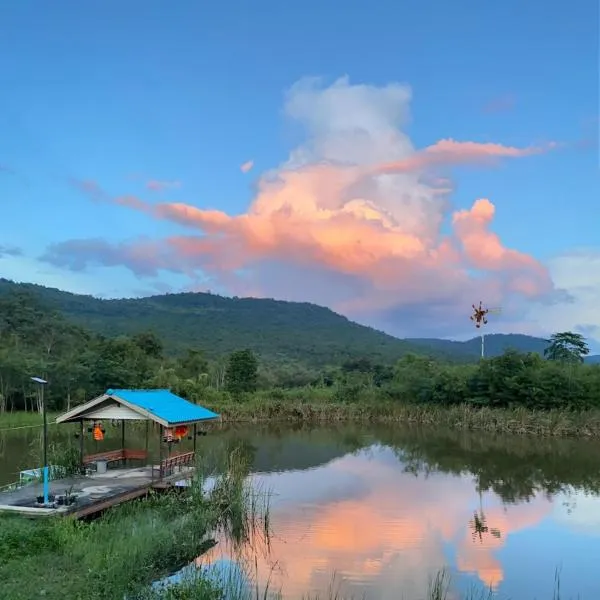 Homtel Farmstay Campgrounds, hotel i Pak Chong