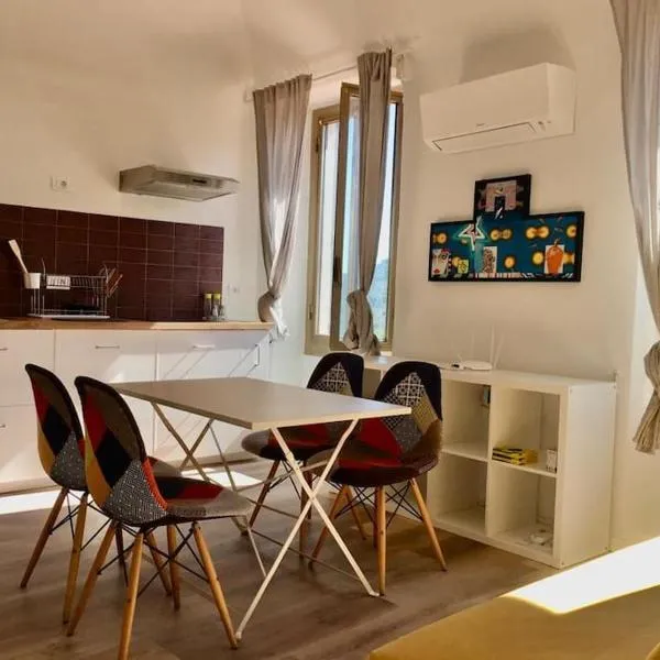 m.a.r.e., Hotel in Calice Ligure