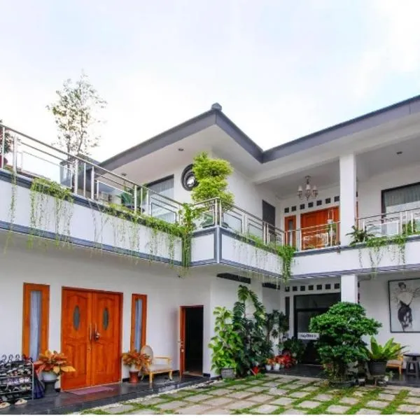 Nexdeco House Homestay Syariah Solo, hotel in Solo