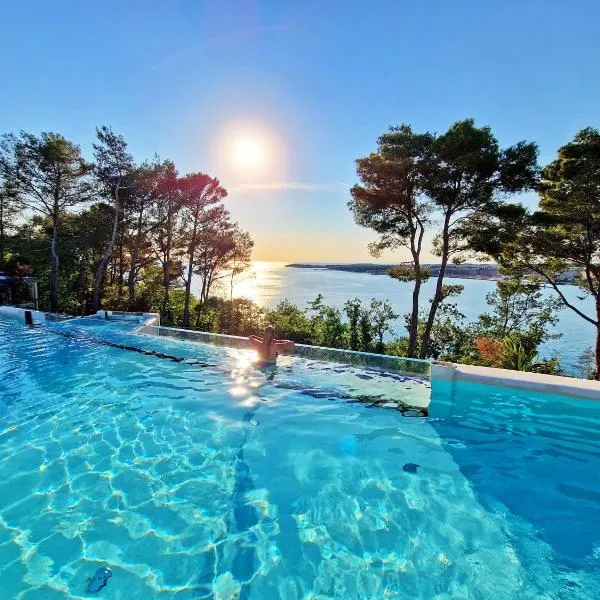 Punto Blu Valamar Camping Village、ポレッチのホテル