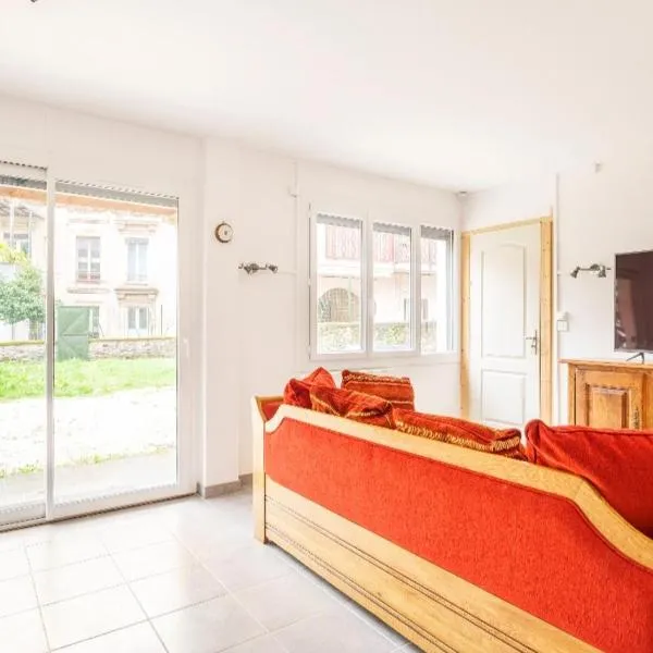 Familial avec jardin privé, מלון באלבאר