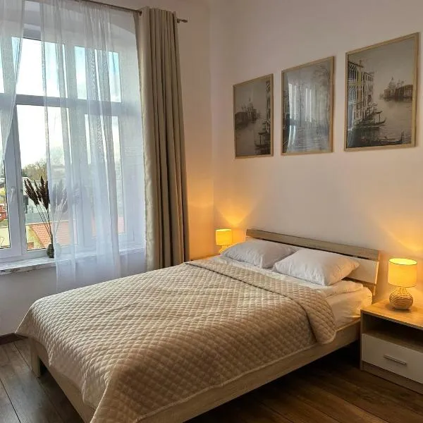 Apartament Piaskowy Kołłątaja, hótel í Tomaszów Mazowiecki