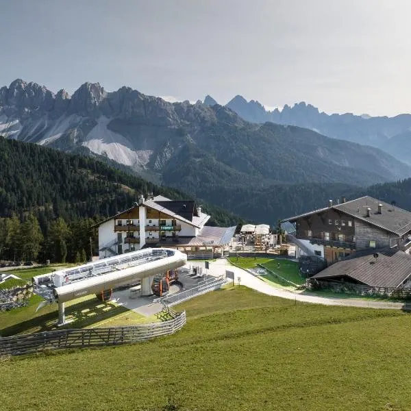 Berghotel Schlemmer, hotel v destinaci Bressanone