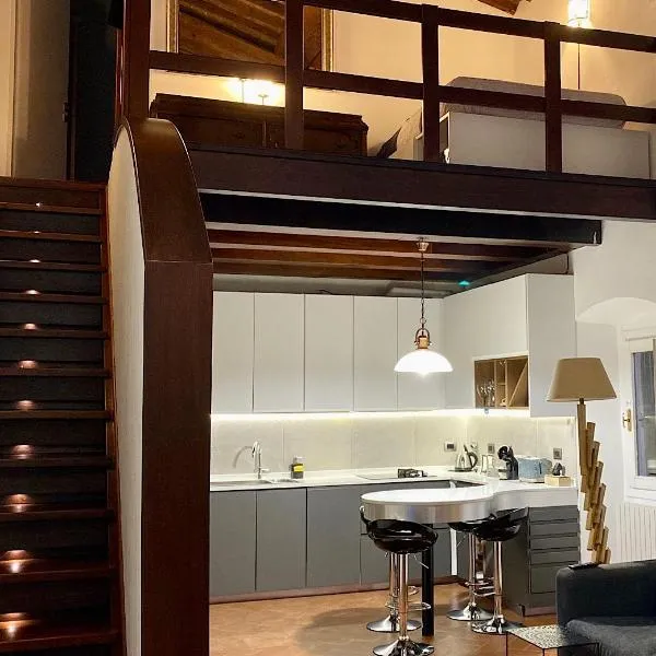 TUSCANY LOFT IN THE CITY, hotel en Livorno