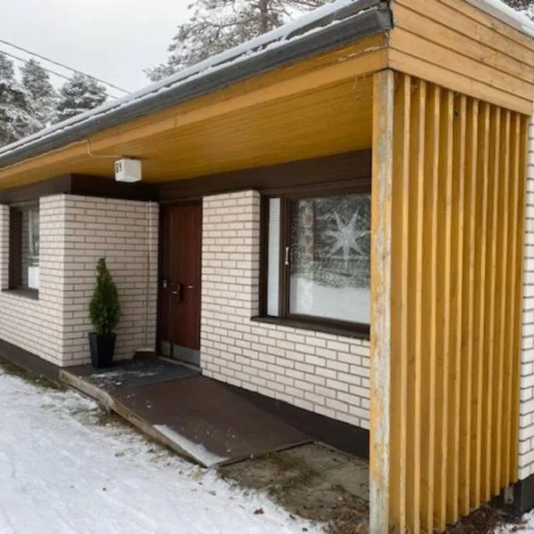 Row house in Meltosjärvi, hotel in Lampsijärvi