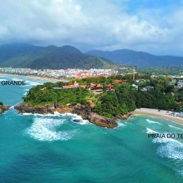 Suítes em casa de família com entrada independente - Foto 5