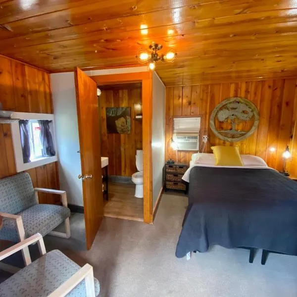 Cabin 8 at Horse Creek Resort, hotel v destinaci Rapid City