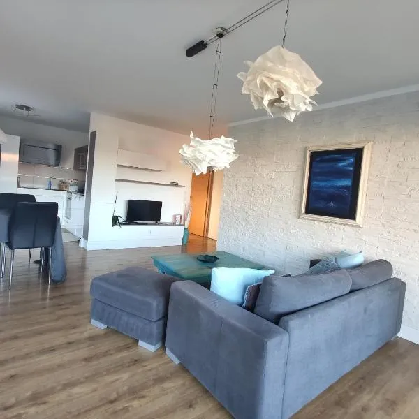 Bella Vista - New flat with View Confort & Calm near Geneva 5 PERS, hotel v destinaci Archamps