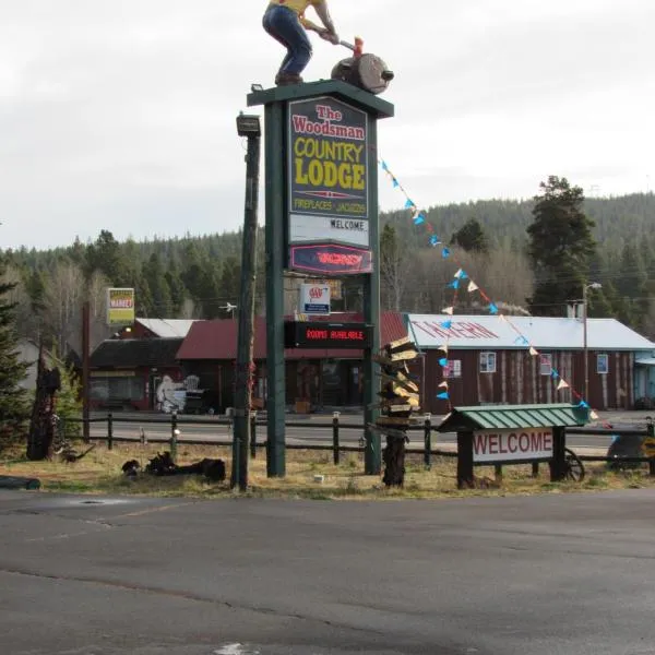 The Woodsman Country Lodge Motel, hotel di Crescent