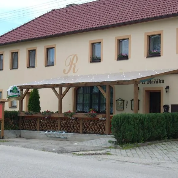 Penzion U Račáku, hotel en Frymburk