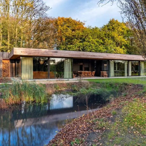 Equilodge 't Blommeke - Reconnect with nature, hotel v Bruggách