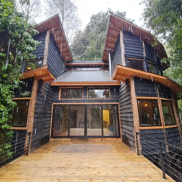 Mágica Casa Enclavada en el Corazón del Bosque, hotel v destinaci Huilo Huilo
