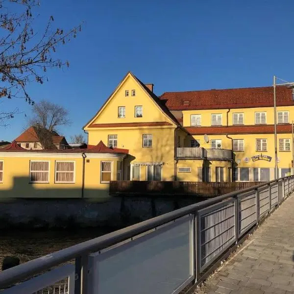 Gästezimmer zur Brücke, hotel v destinaci Zwiesel