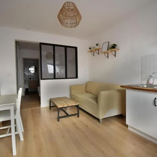 Appartement cosy à 50 m de la plage et du port – hotel w mieście Mèze