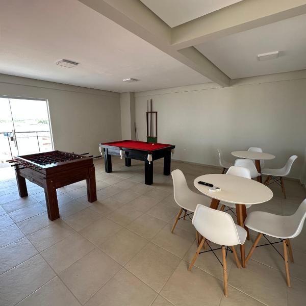 No Atalaia, Fort Poseidon rua do Atalho a 700 metros da praia do Atalaia, apartamento novo decorado, varanda, sala de estar e jantar, 02 suítes, 03 banheiros, lavanderia, cozinha, piscina, churrasqueira, salão de jogos, vista parcial das dunas e mar - Foto 5