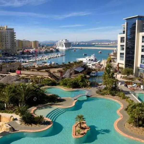 Gibraltar Luxury with Rooftop Pools & Views, hotel i Gibraltar