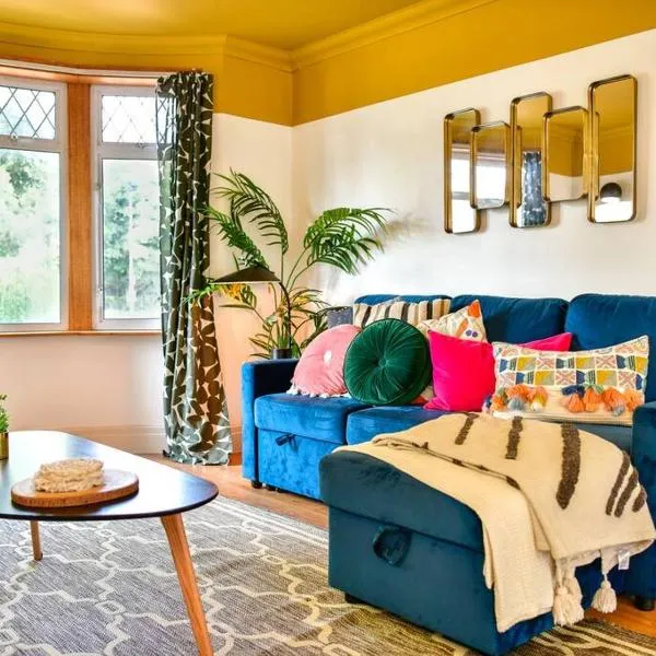 Stylish 3 Bed Home with Parking!、カーディフのホテル