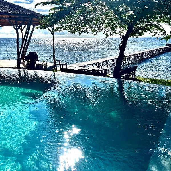 Sanctum Una Una Eco Dive Resort, hotel v destinaci Pulau Unauna