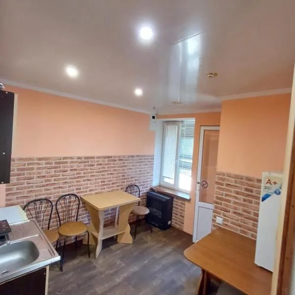 Частный дом, р-н 3 городской больницы, hotel in Cherkasy
