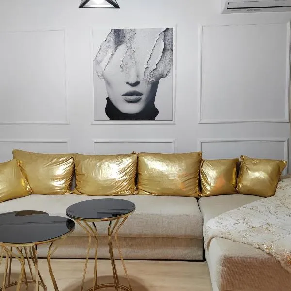 City Sqare Apartment Verde, khách sạn ở Skopje