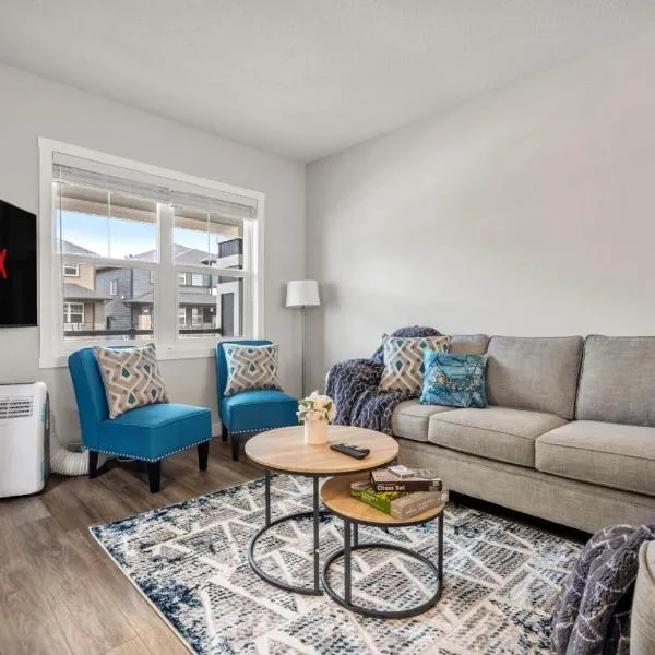 Dog-friendly 4BR, sleeps 12, 3 floors of space, hotel en Airdrie