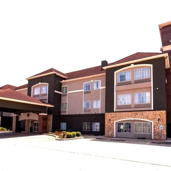 La Quinta by Wyndham Brookshire West Katy, hotel in Brookshire