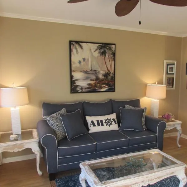 Beachfront Condo with Ocean View, hotel en Hilton Head Island