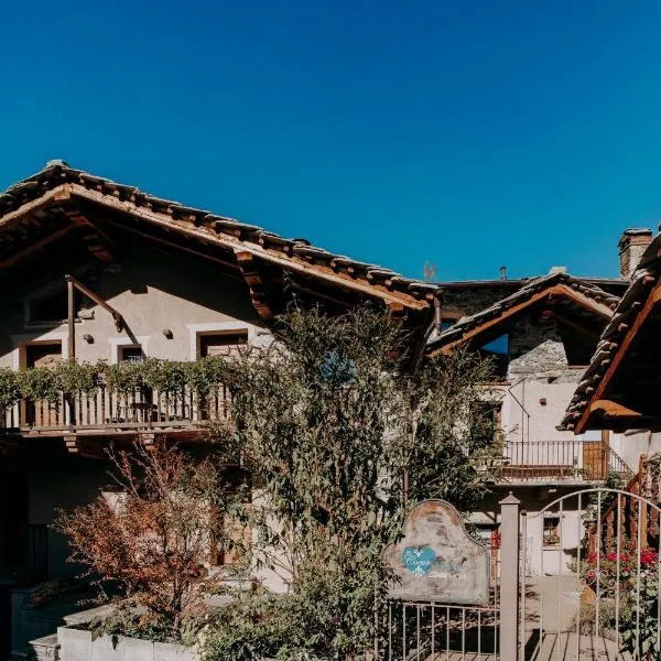 Au coeur du village Chambres d'hôtes & SPA, hotel v destinaci Arnad