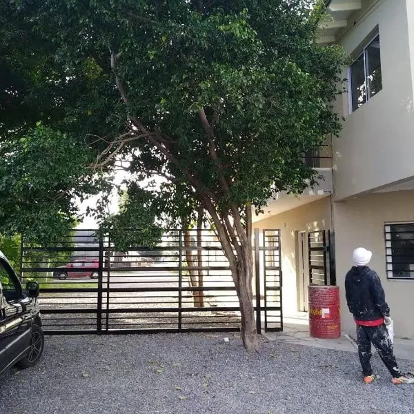 Departamento en Loma Hermosa cercano a Palomar, hotel en Loma Hermosa