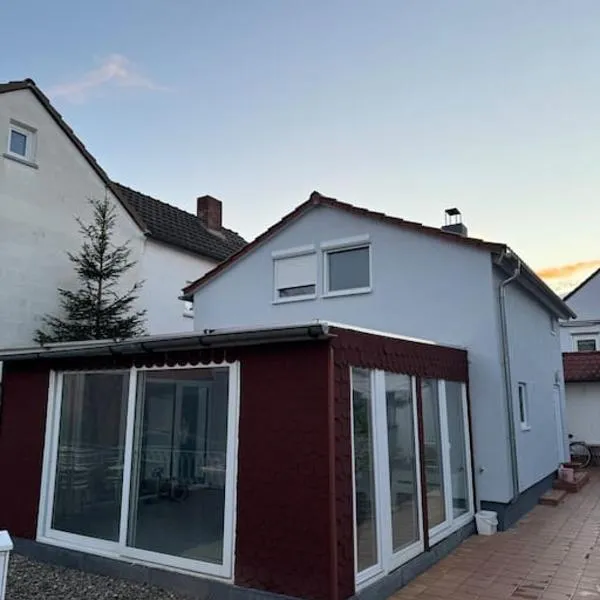 Kuscheliges Einfamilienhaus, hótel í Lingenfeld