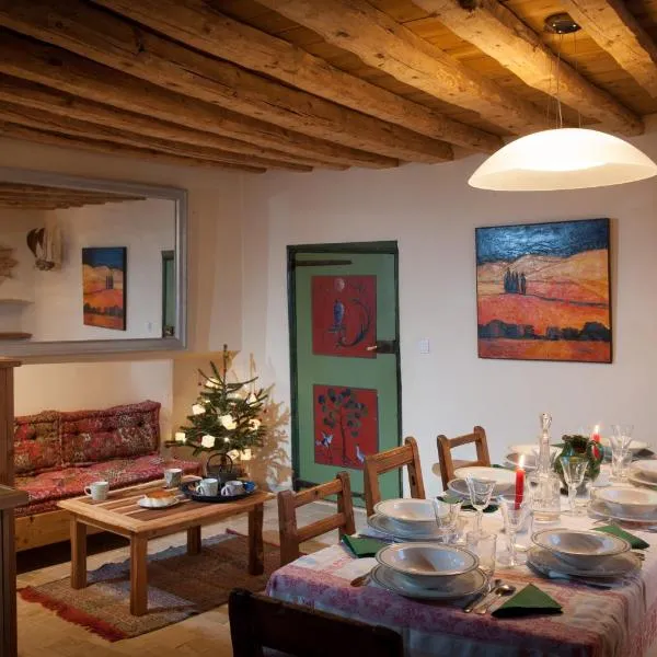 Maison traditionnelle briançonnaise, hôtel à Briançon