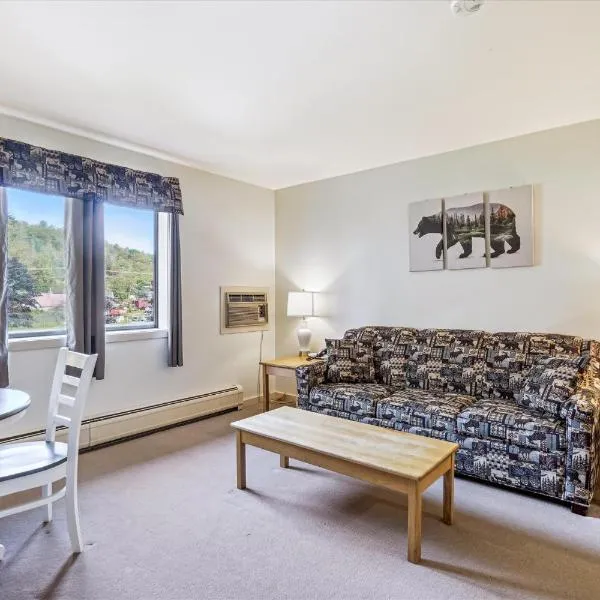 Cedarbrook Deluxe one bedroom suite with outdoor heated pool 11921, hotel v destinaci Killington