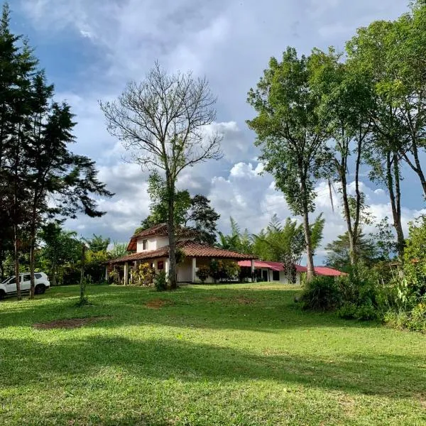 HOSPEDAJE CAMPESTRE VILLA PARAISO, hotel v destinaci Curití