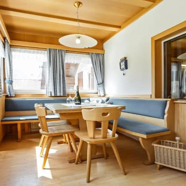 Apartments Villa Alpina, hotel v destinácii Santa Cristina in Val Gardena