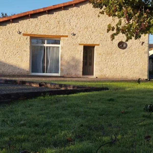 Gîte de la Treille, hotel v destinaci Saint-Maurice-la-Clouère