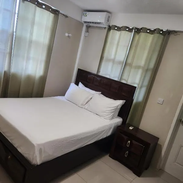 vacation home, hotel v destinaci Roseau