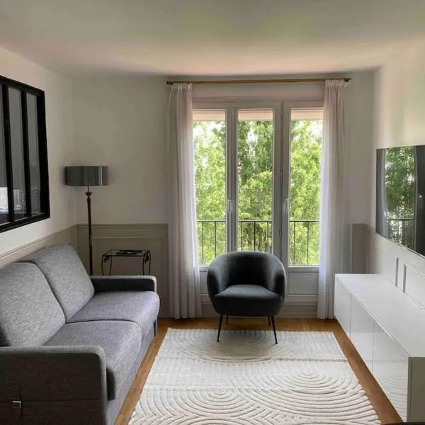 Le Daumesnil Apartment + Balcon 2BR 4/6peoples, hotel in Paris