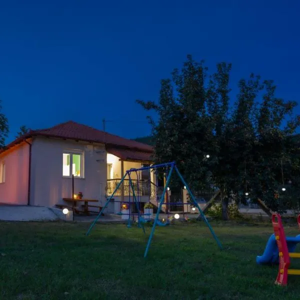 Casa de Pozar, hotel in Foústani