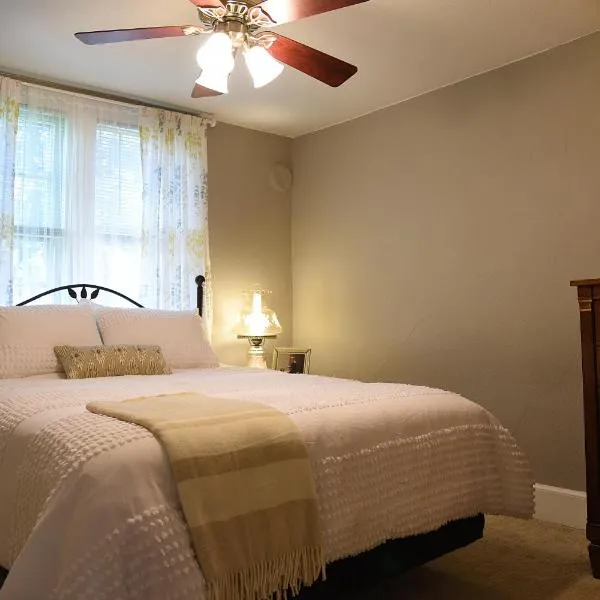 Cozy Home Near all Milwaukee Attractions, hotel in Milwaukee