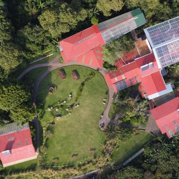 Valle Escondido Nature Reserve Hotel & Farm, hotel em Monteverde